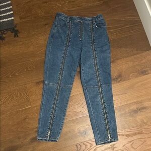 Jeans with Zipper Detail